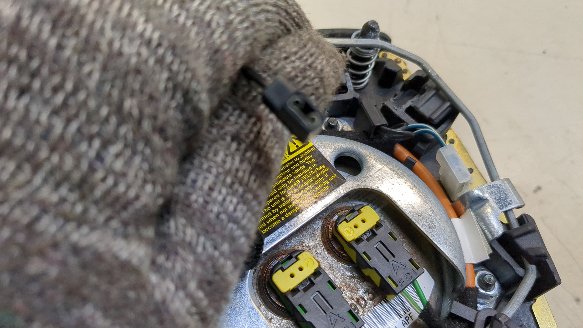 Подушка безопасности в рулевое колесо