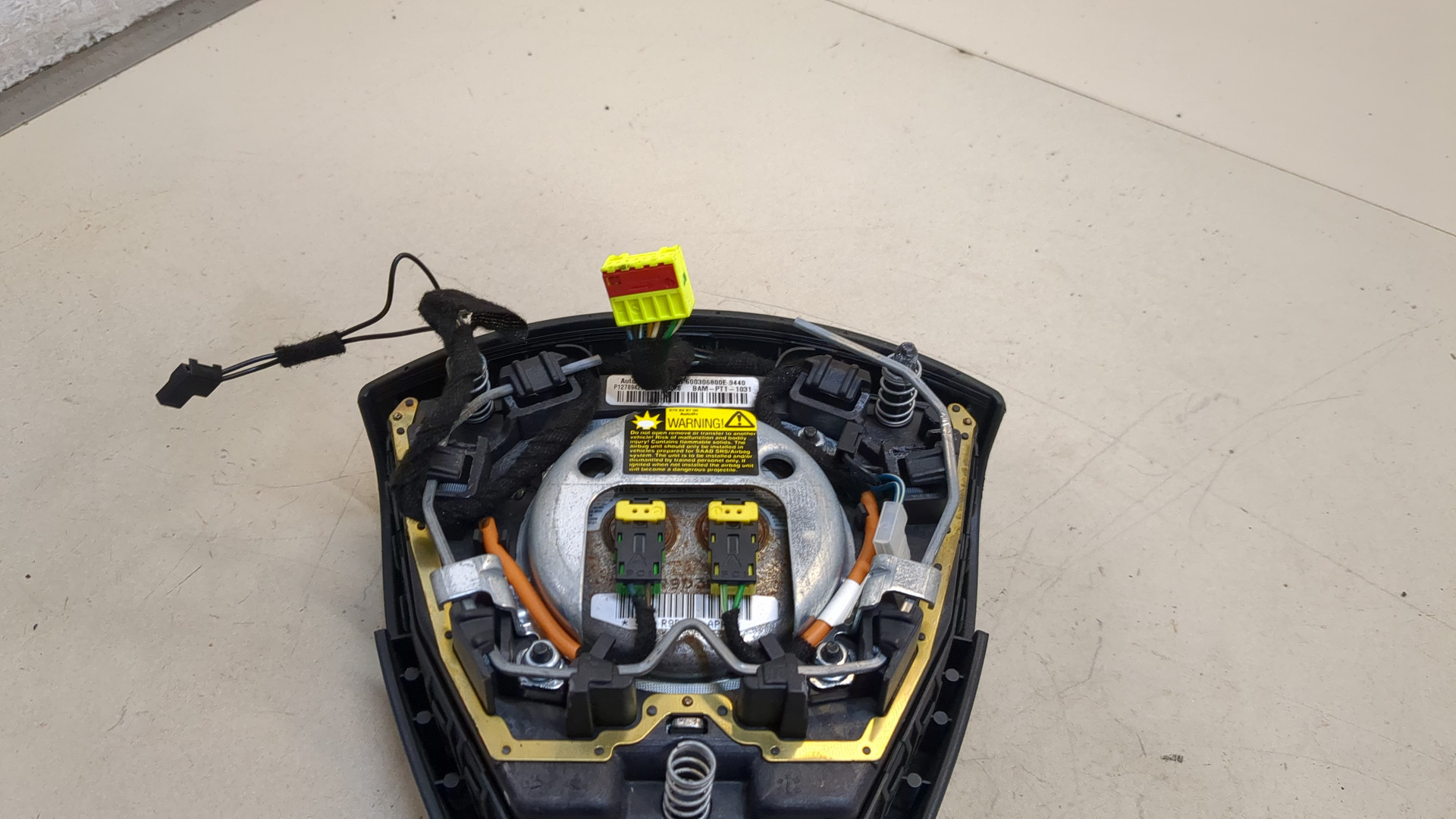 Подушка безопасности в рулевое колесо