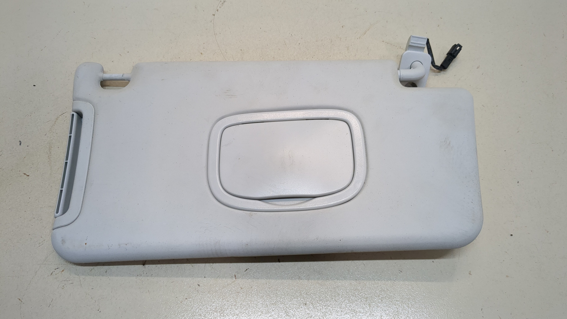 Козырек солнцезащитный