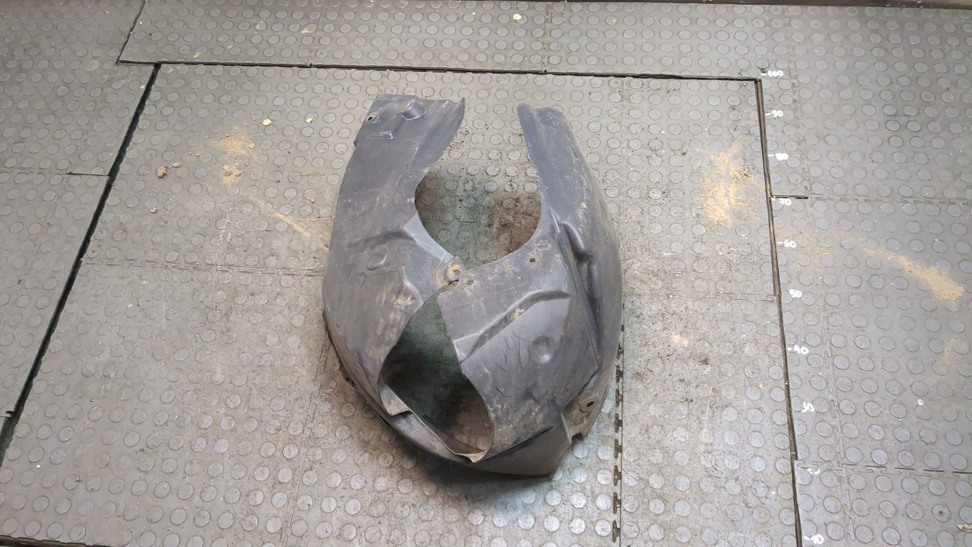 Локер передний правый