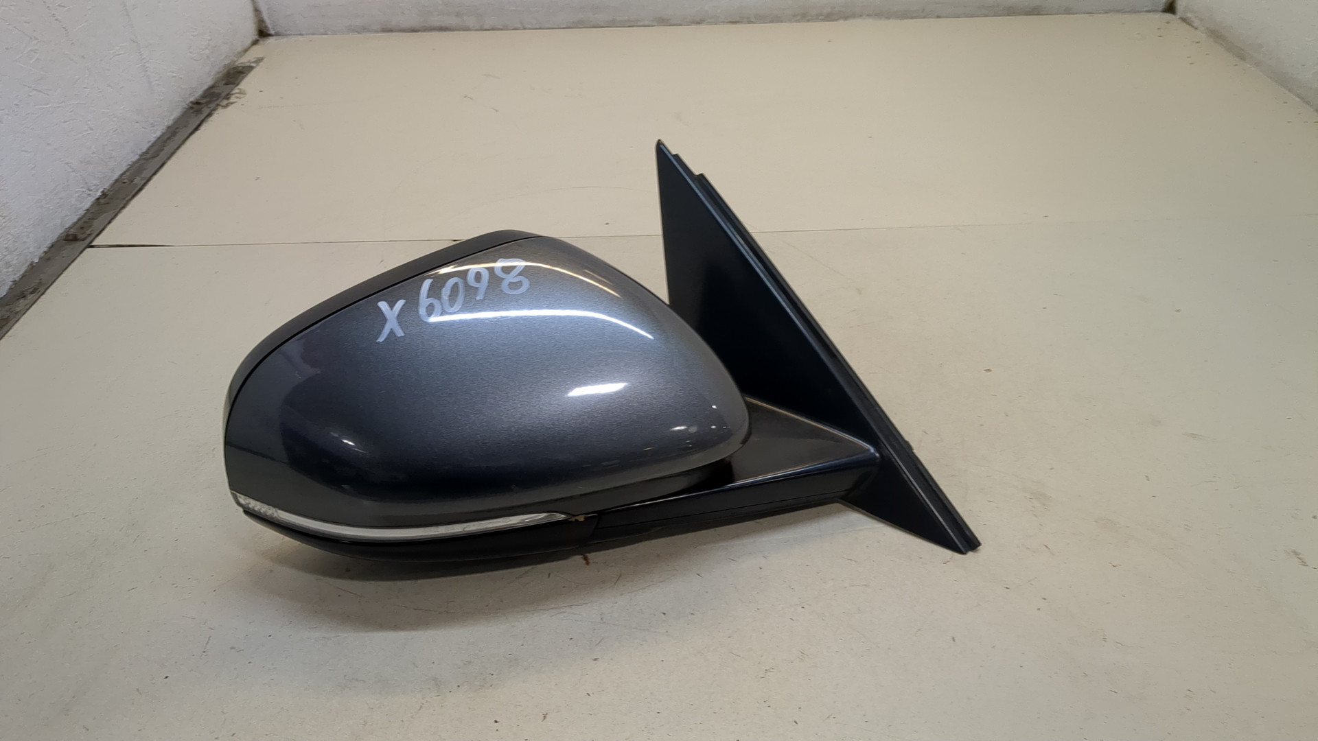 Зеркало правое электрическое