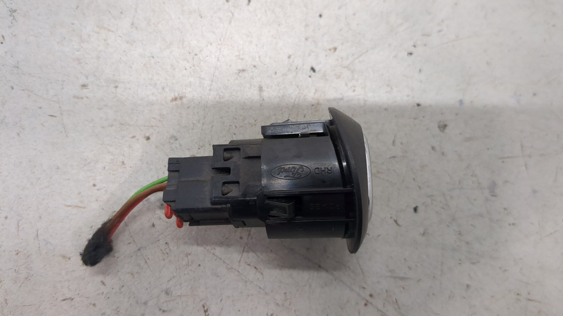 Кнопка запуска двигателя