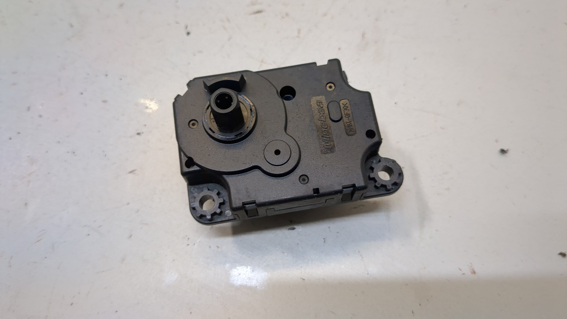 Моторчик заслонки печки