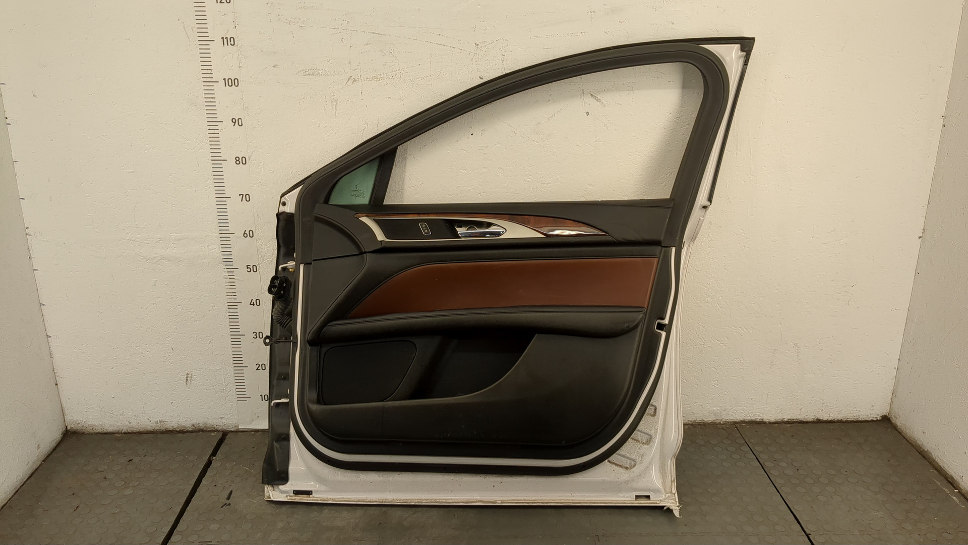 Дверь передняя правая