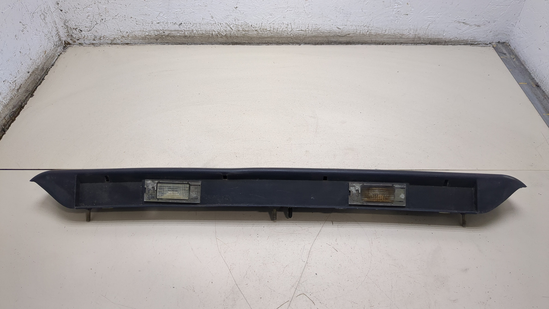 Фонарь подсветки номера