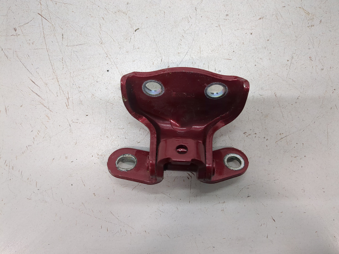 Петля двери