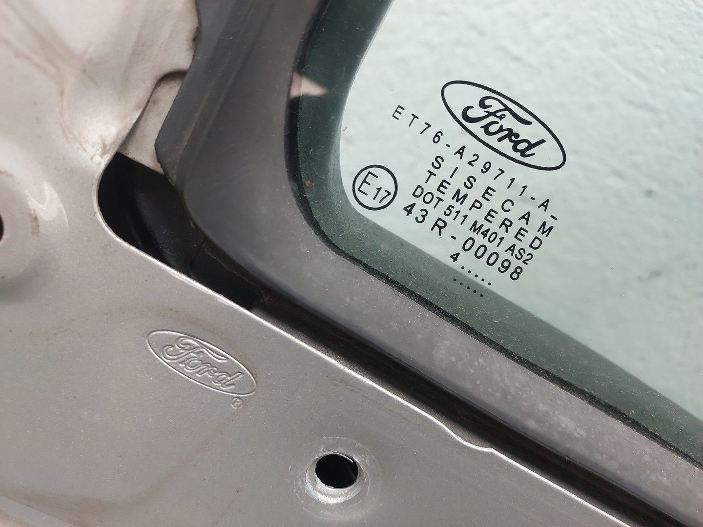 Дверь передняя левая