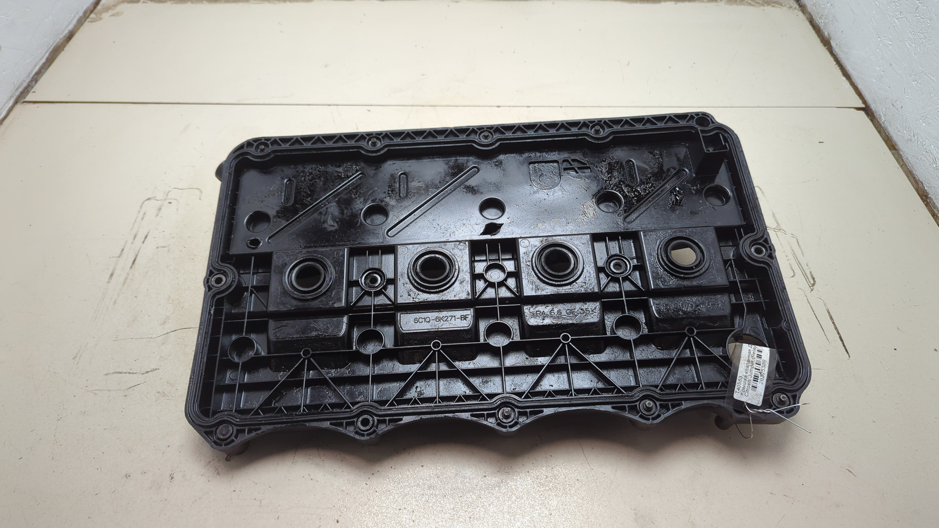 Крышка клапанная ГБЦ