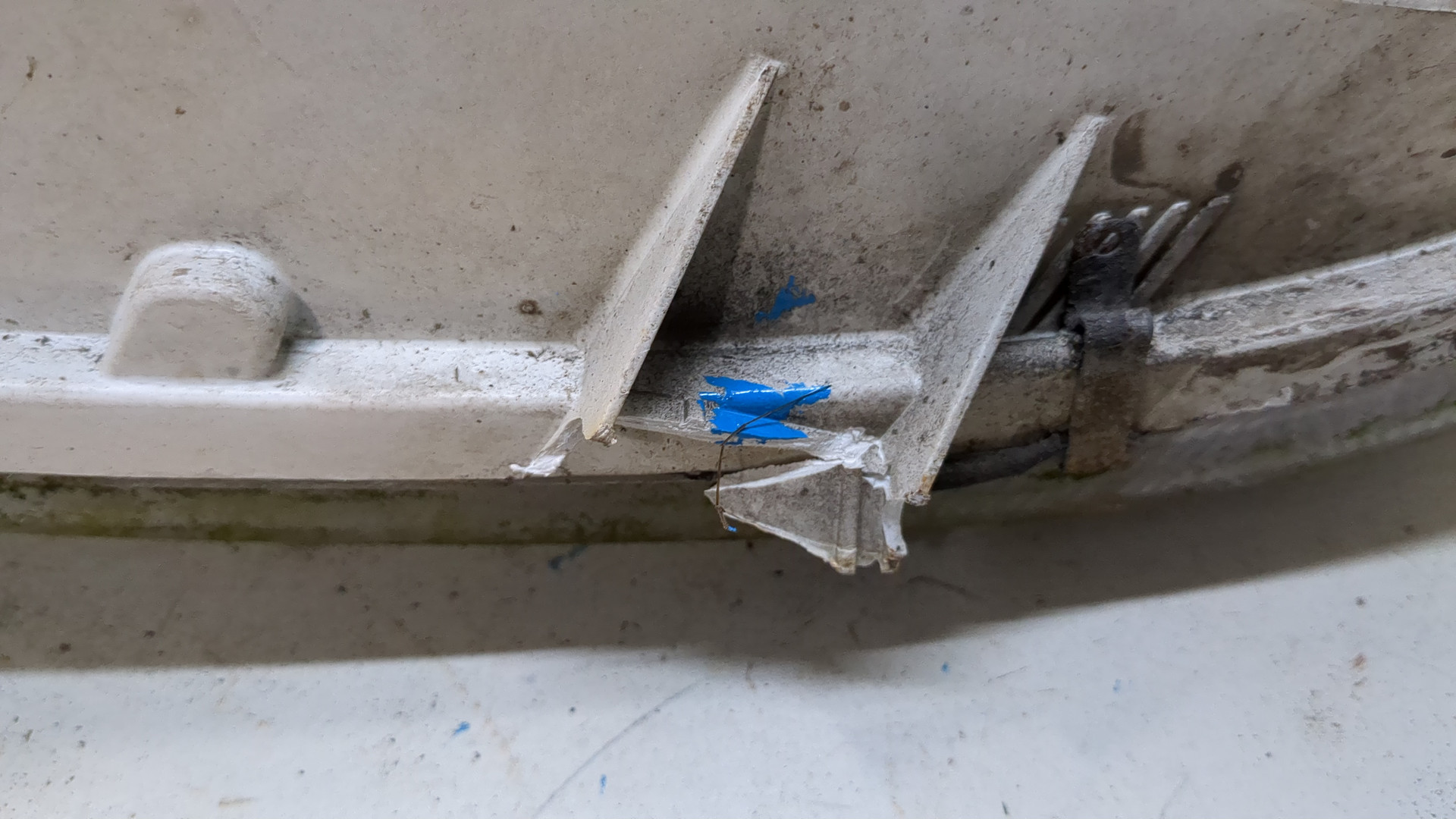 Фара правая