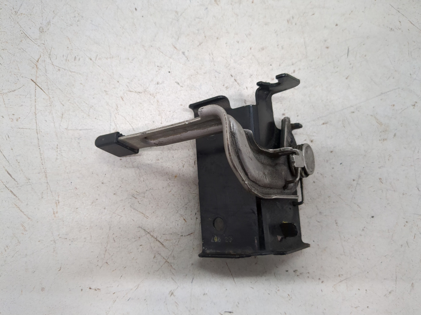 Ручка открывания капота