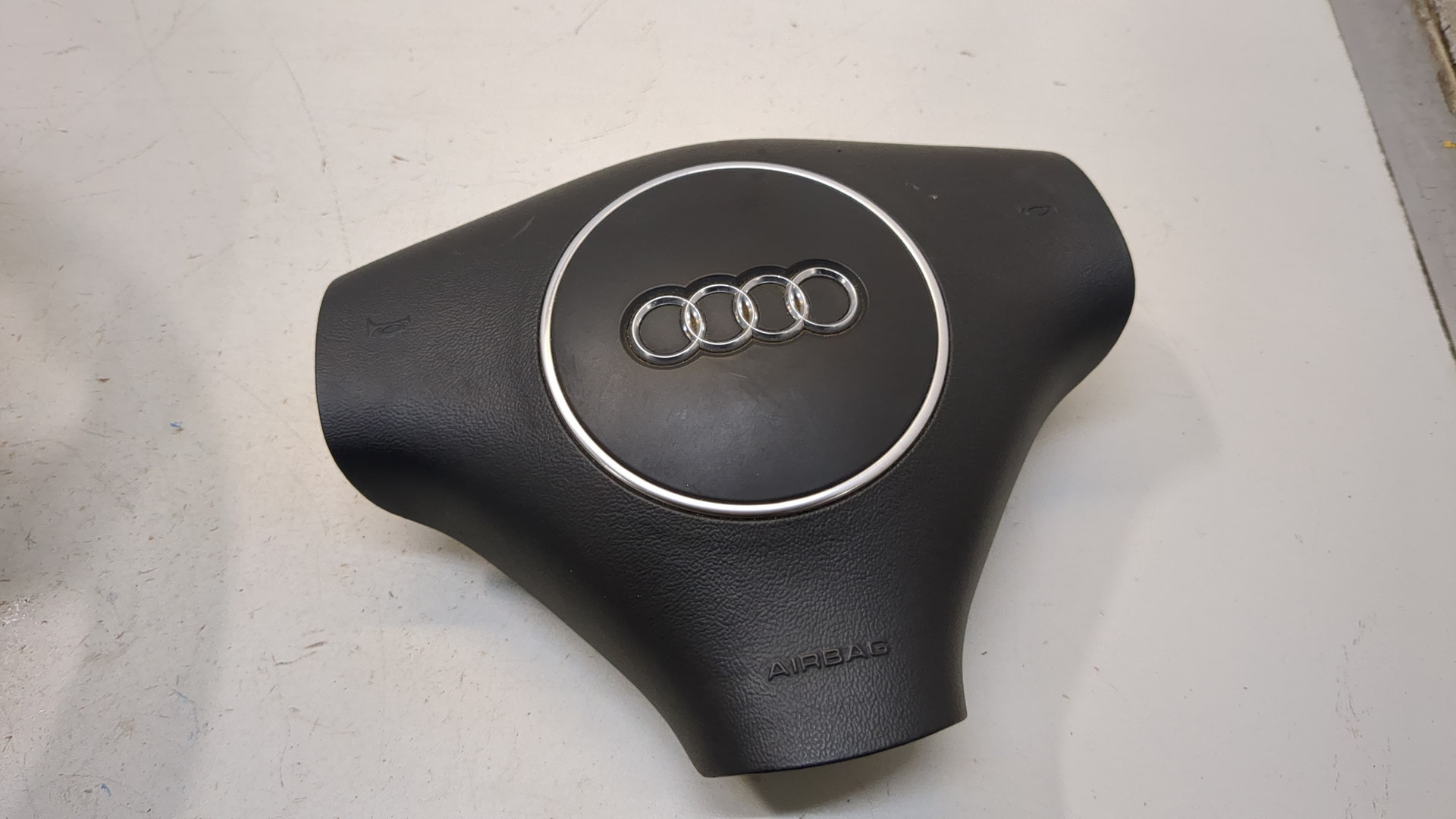 Подушка безопасности в рулевое колесо