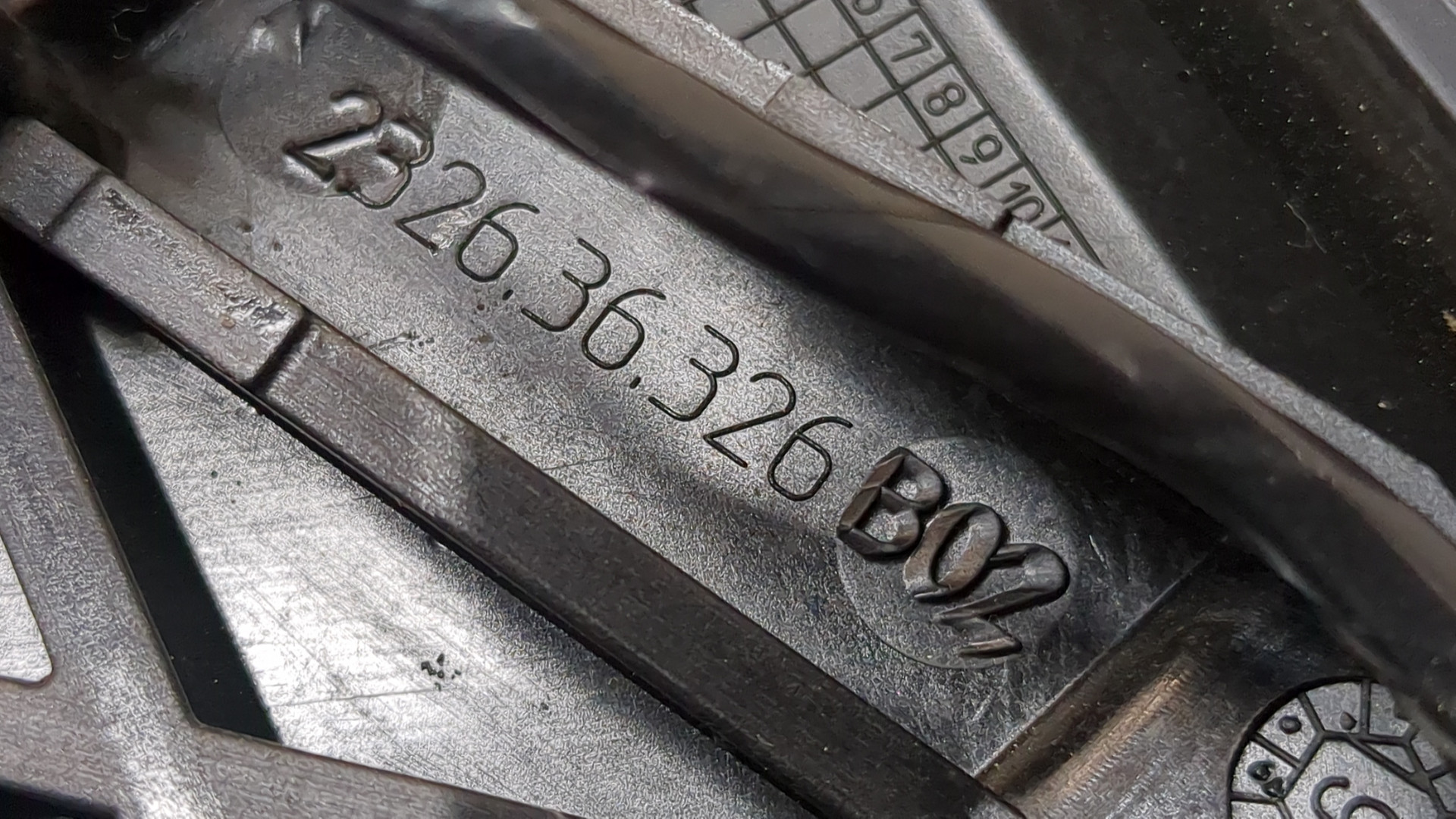 Зеркало правое электрическое