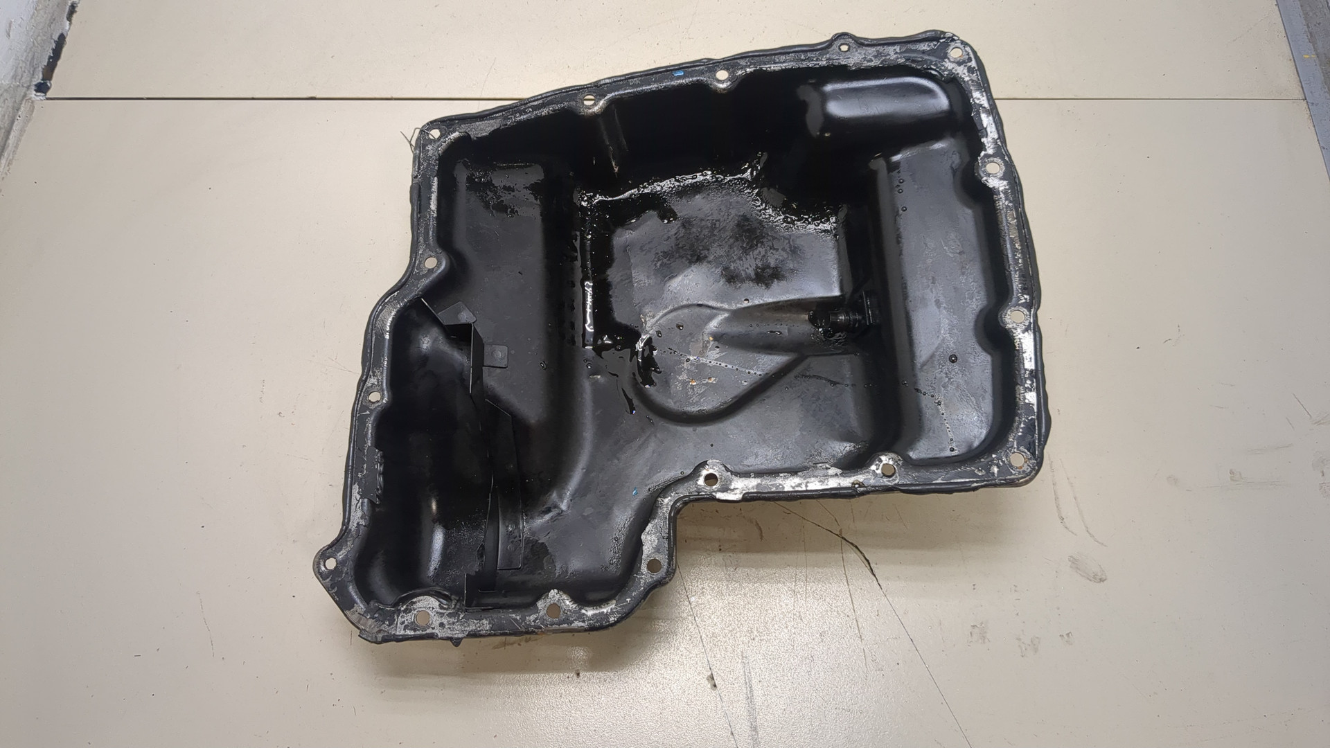 Поддон масляный двигателя (картер)
