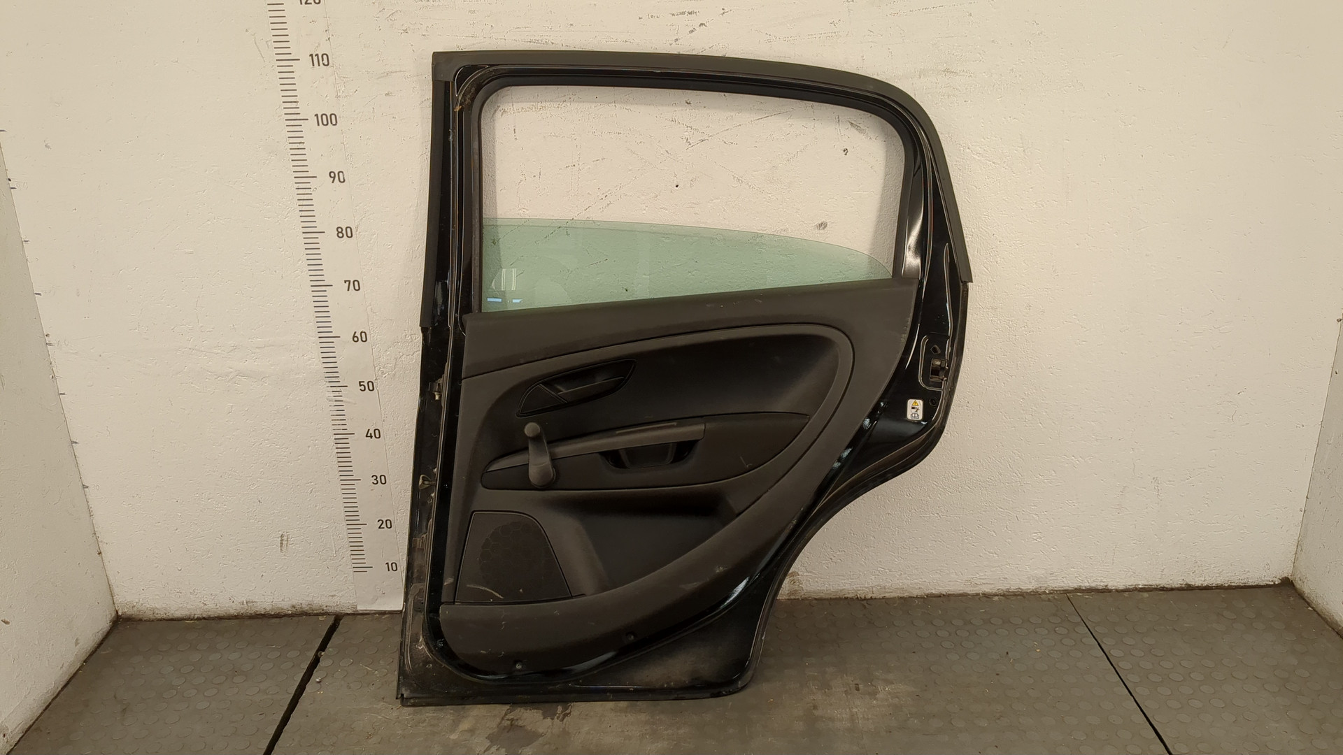 Дверь задняя правая