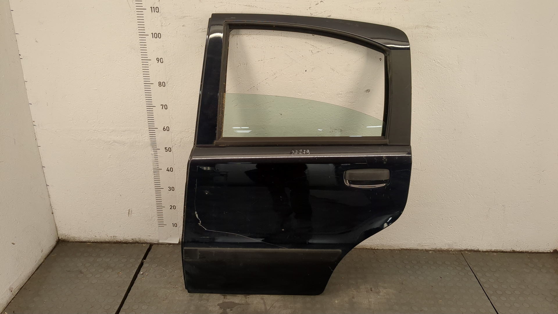 Дверь задняя левая