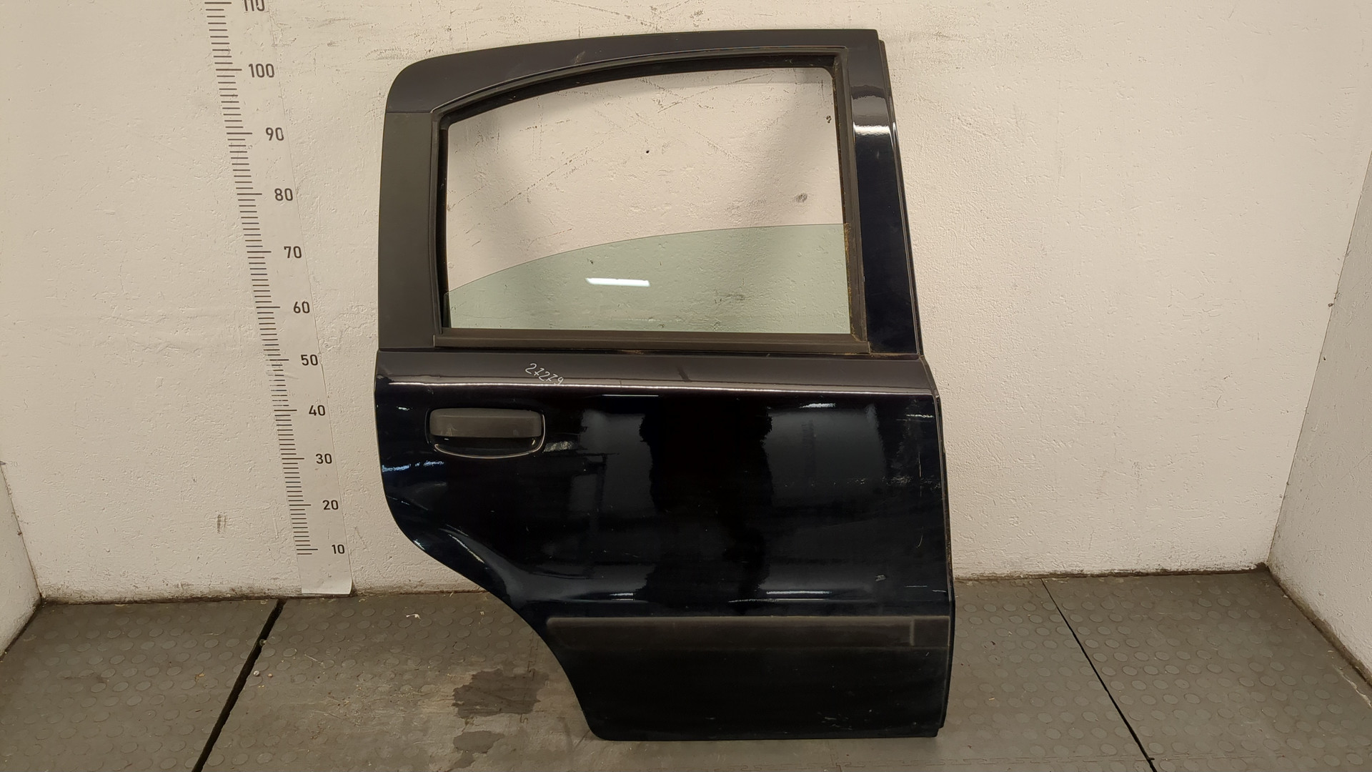 Дверь задняя правая