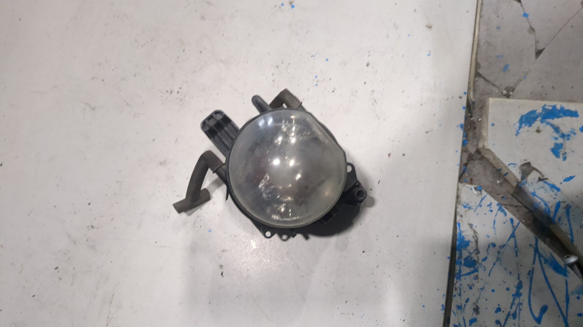 Фара противотуманная левая