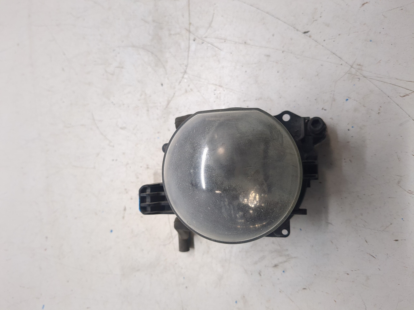 Фара противотуманная левая