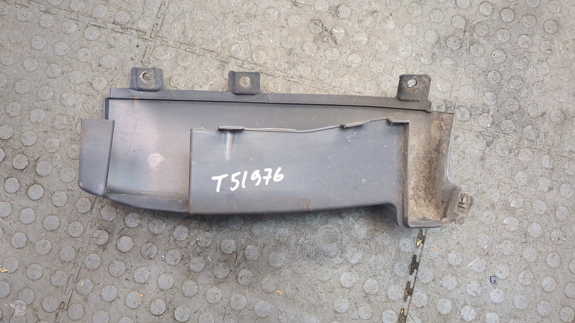 Накладка переднего бампера