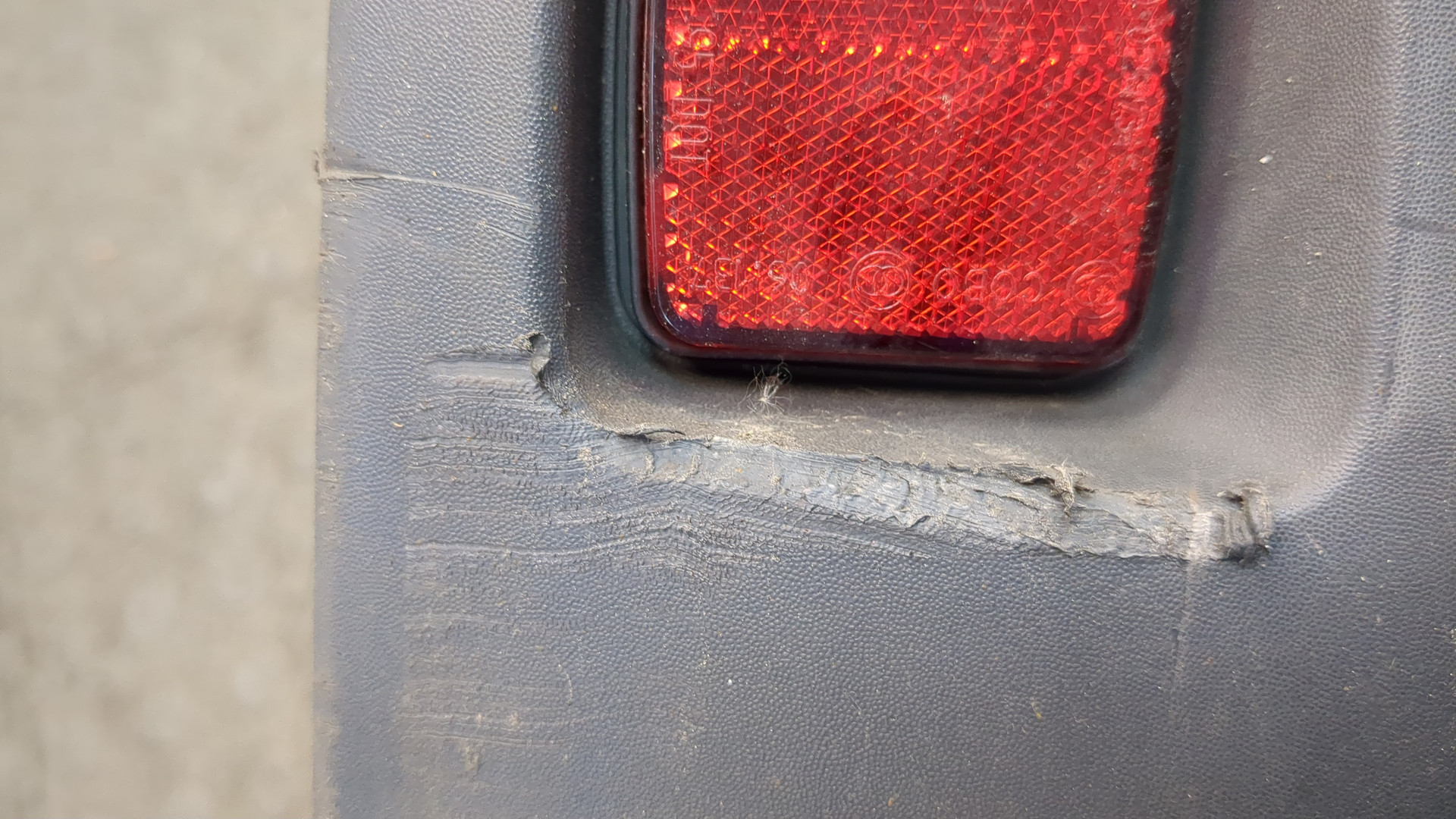 Накладка переднего бампера