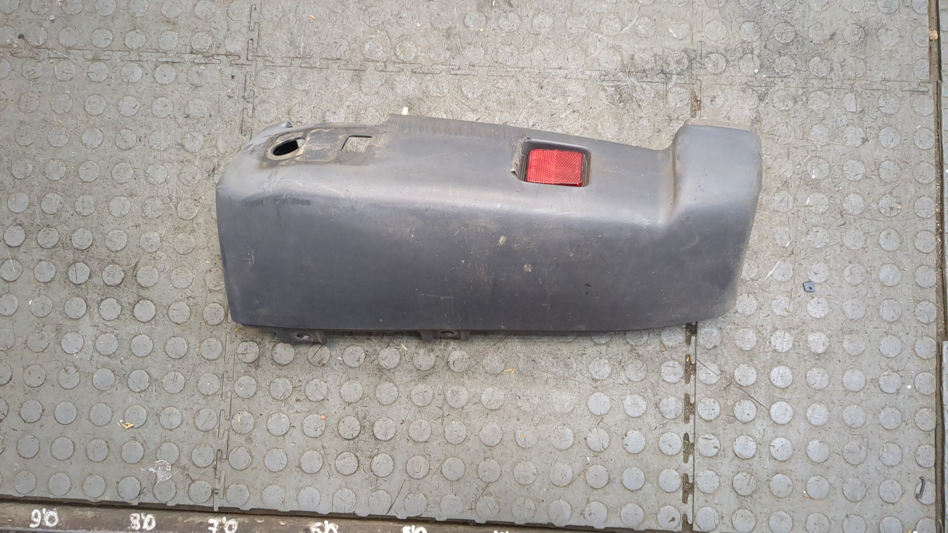 Накладка переднего бампера