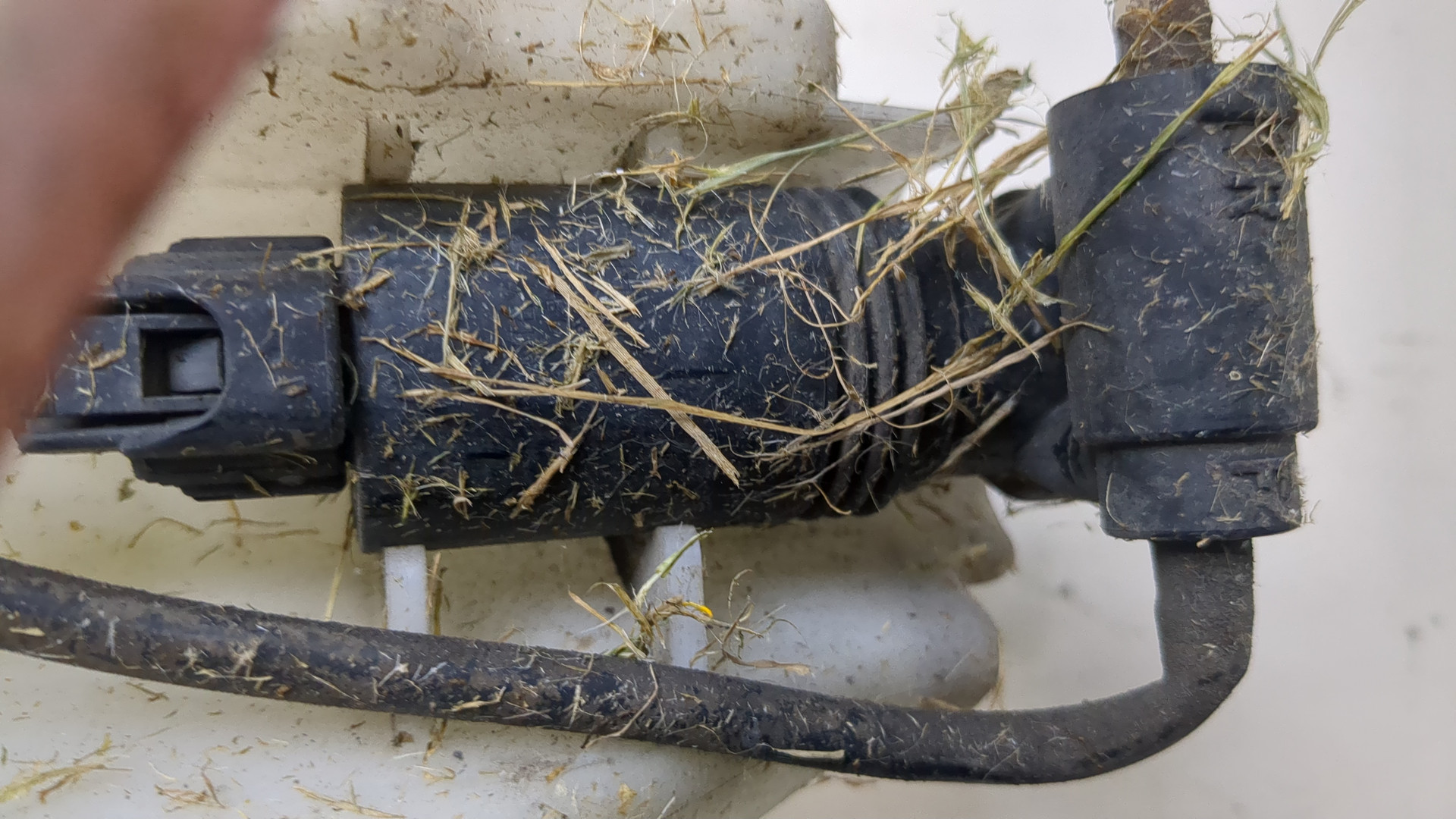 Бачок омывателя лобового стекла