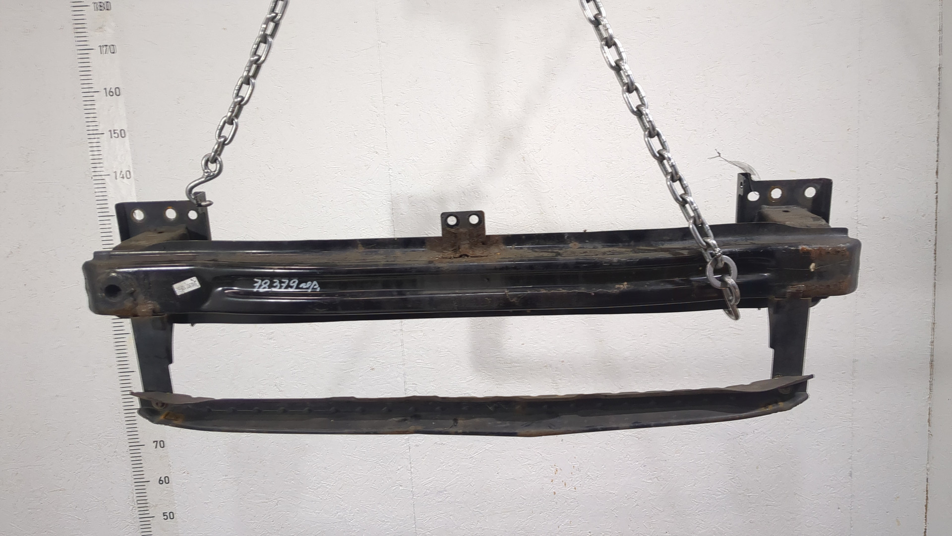 Усилитель переднего бампера