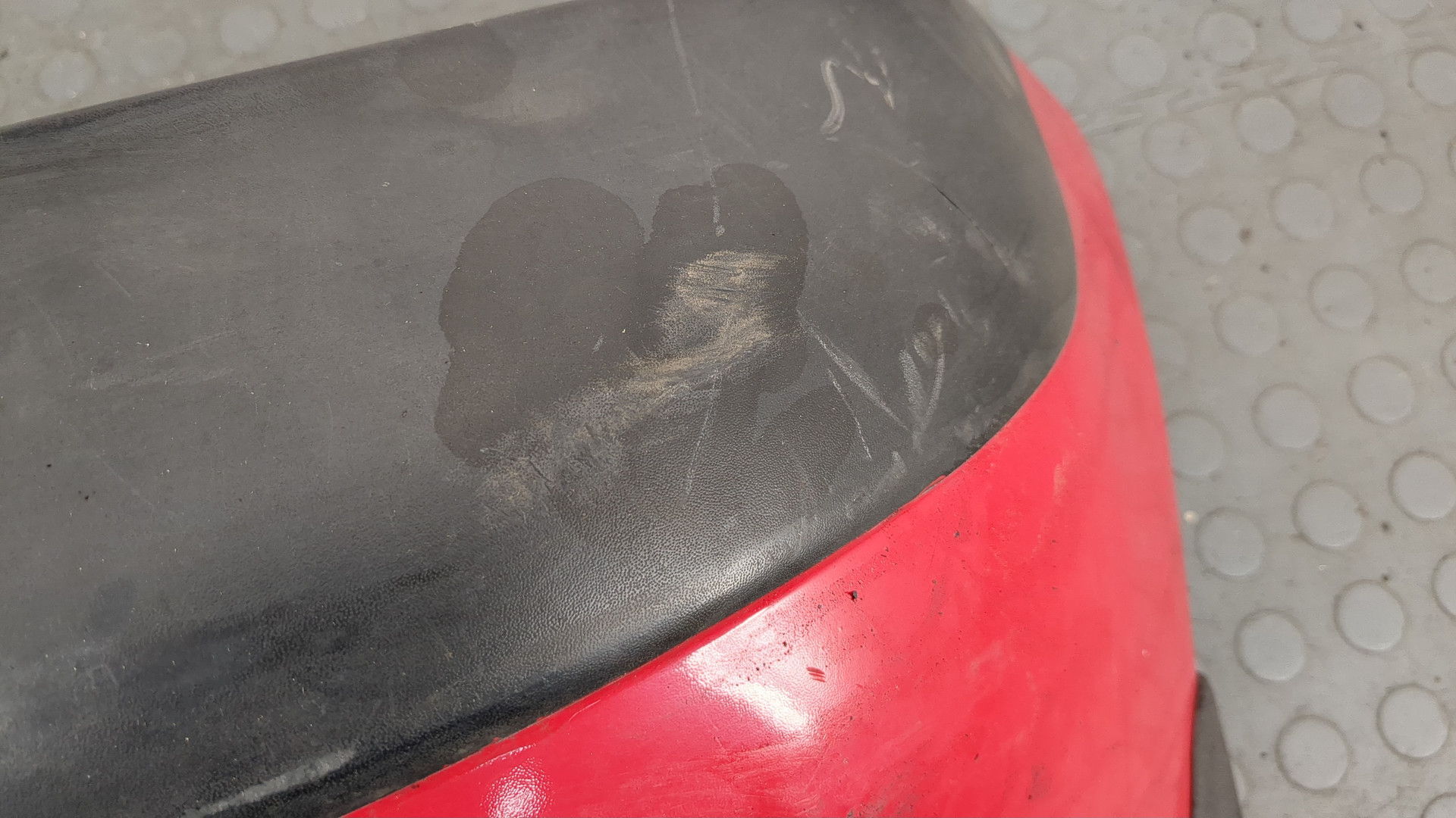 Бампер задний