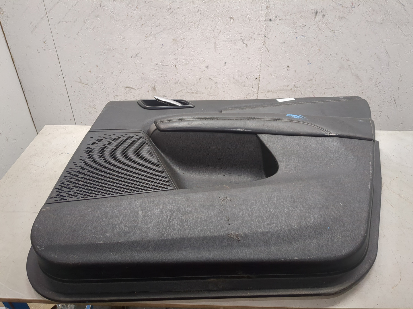 Обшивка двери задней правой