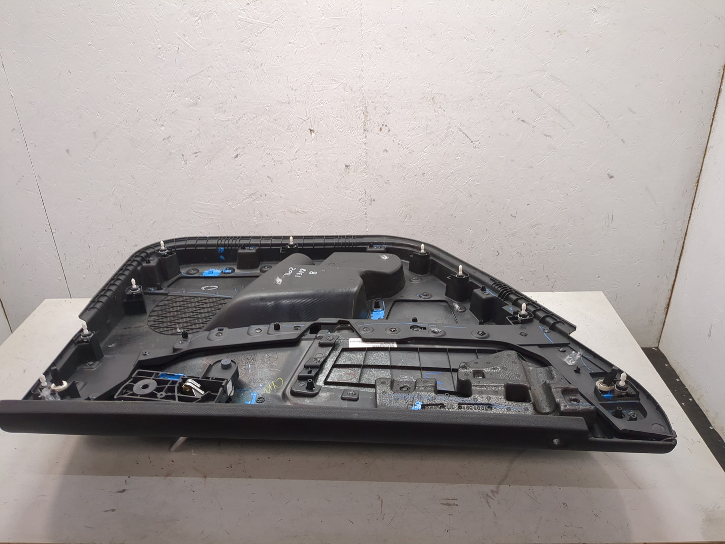 Обшивка двери задней правой