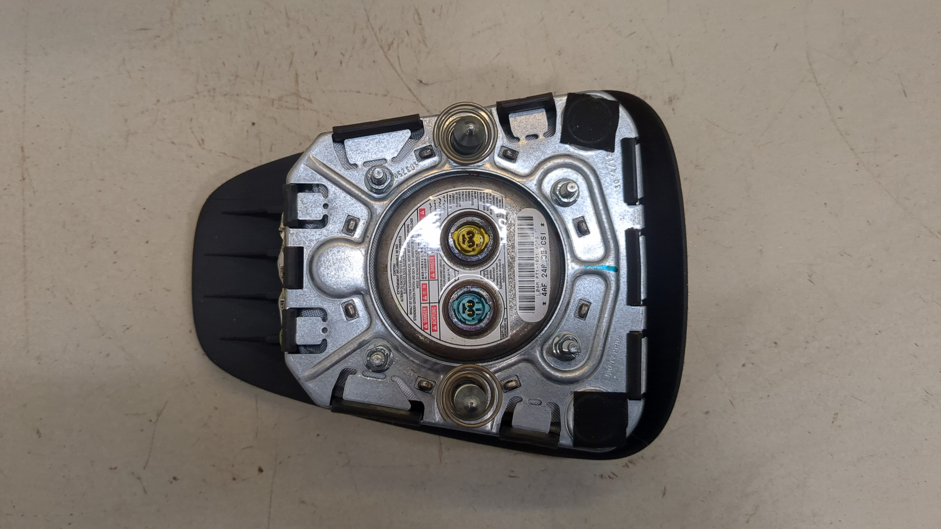 Подушка безопасности в рулевое колесо