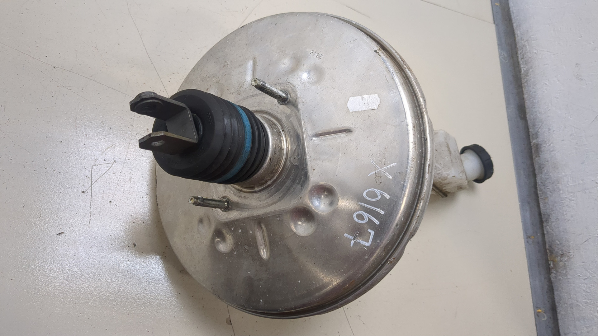 Цилиндр тормозной главный