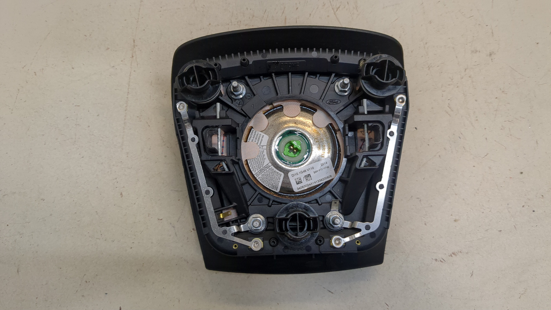 Подушка безопасности в рулевое колесо