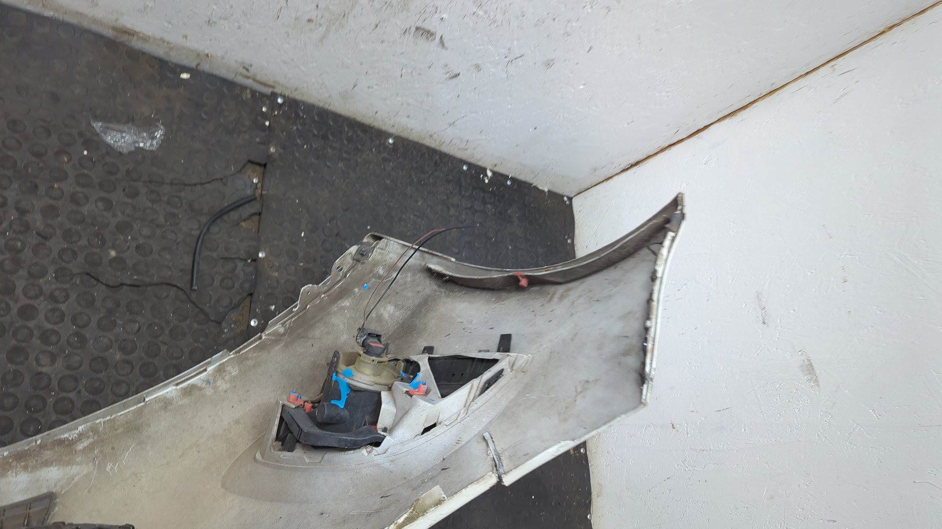 Бампер передний