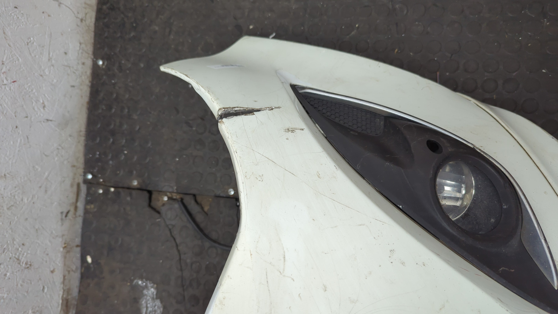 Бампер передний