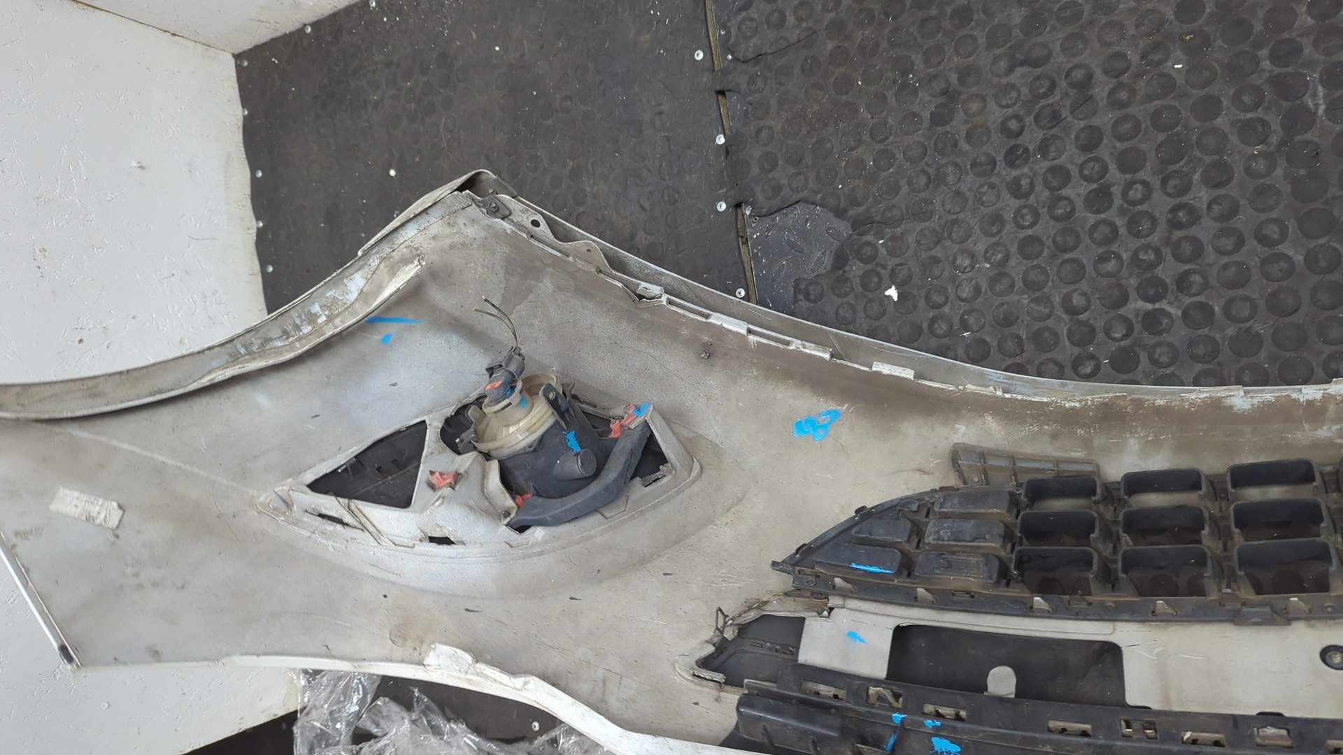 Бампер передний