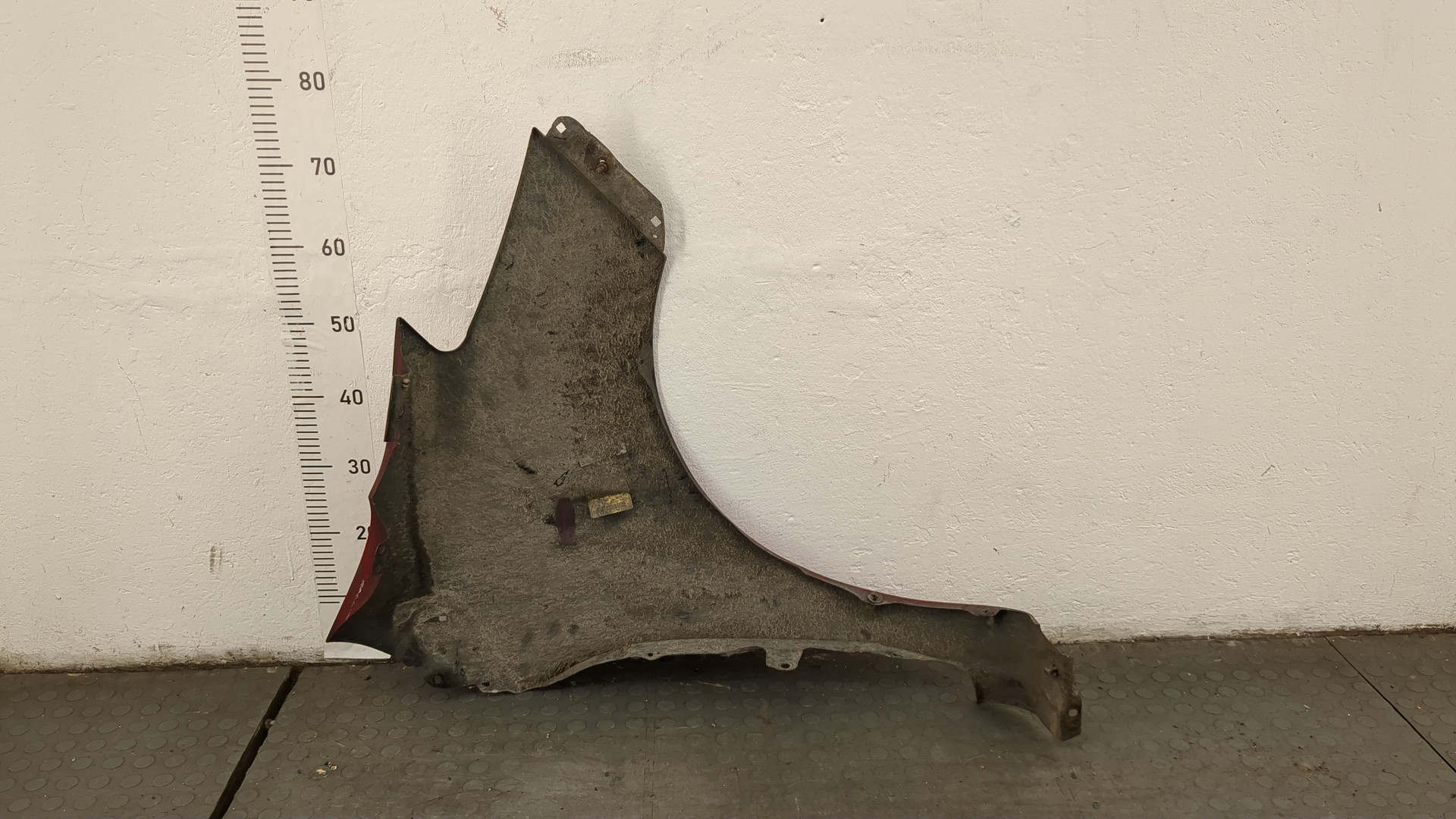 Крыло переднее левое