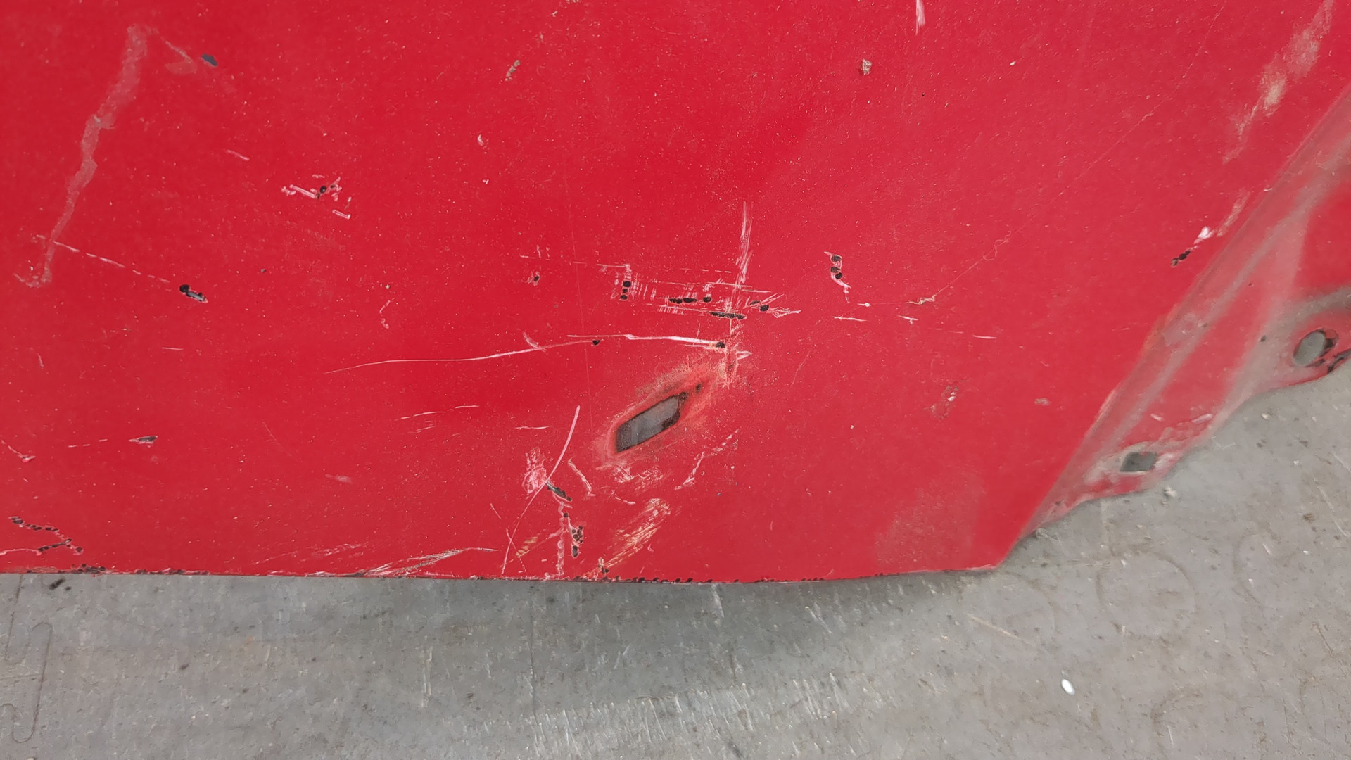 Крыло переднее левое