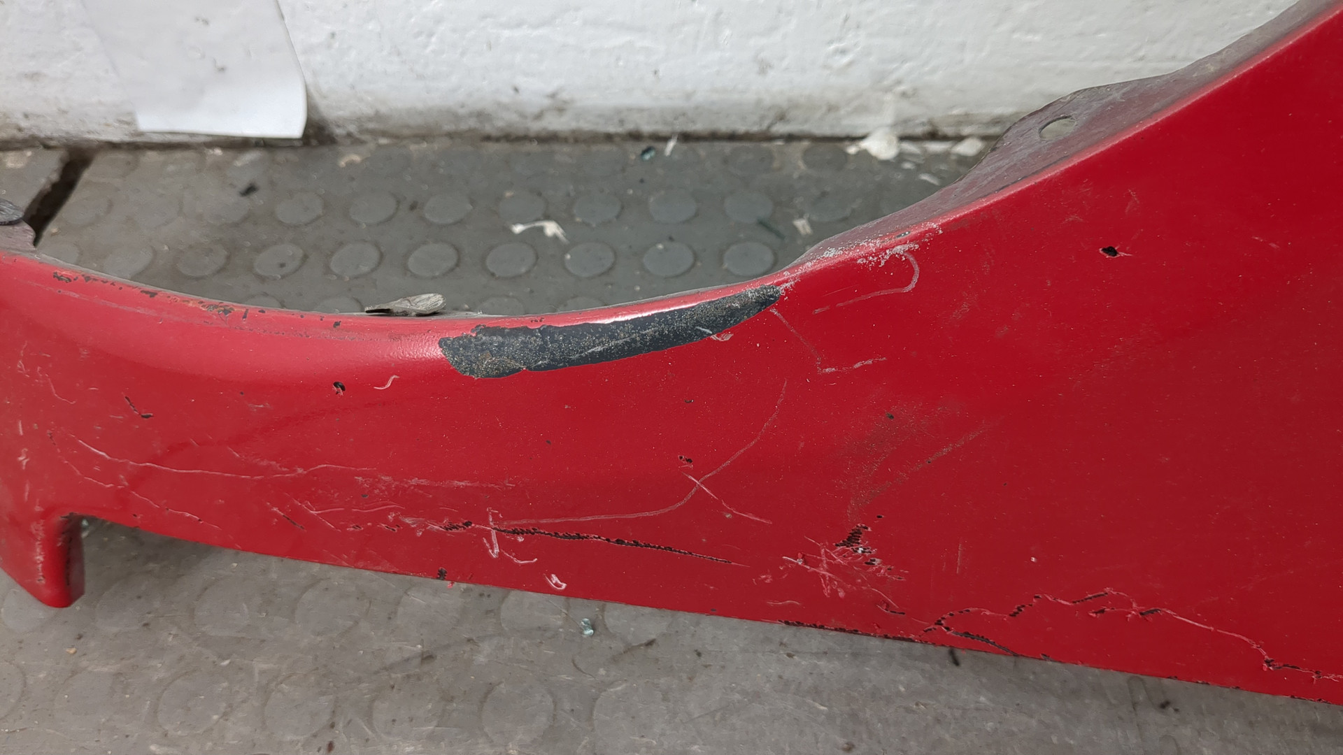 Крыло переднее левое