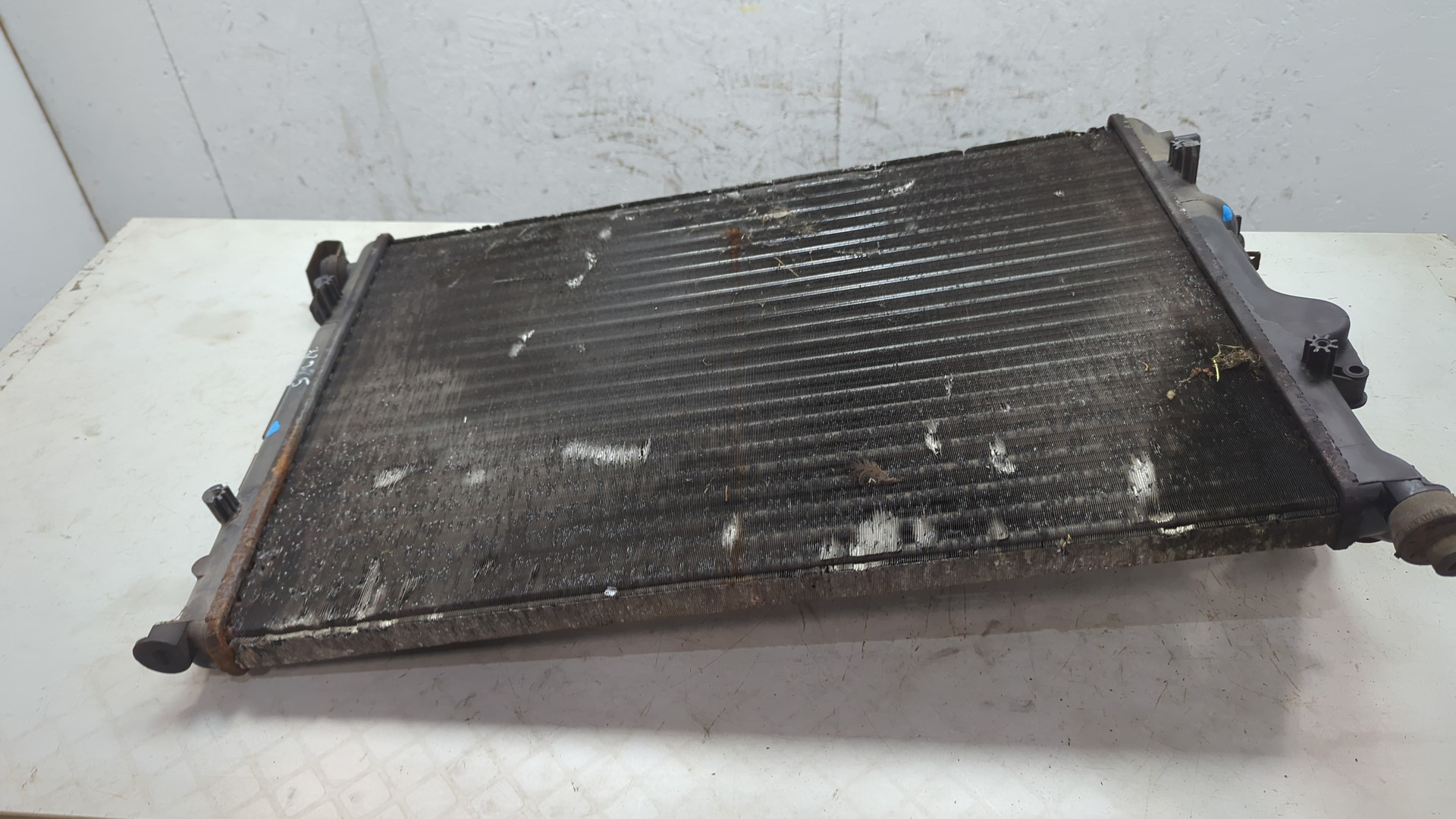 Радиатор охлаждения двигателя основной