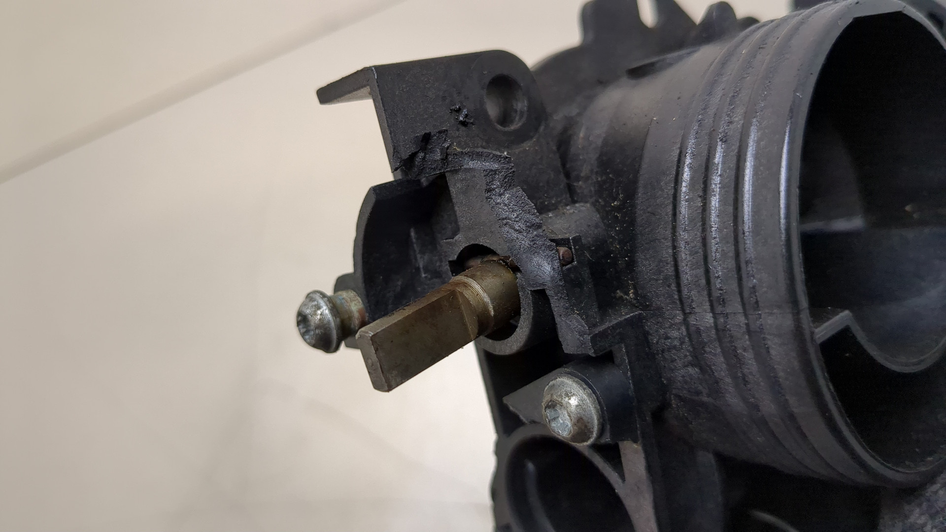 Заслонка дроссельная электрическая