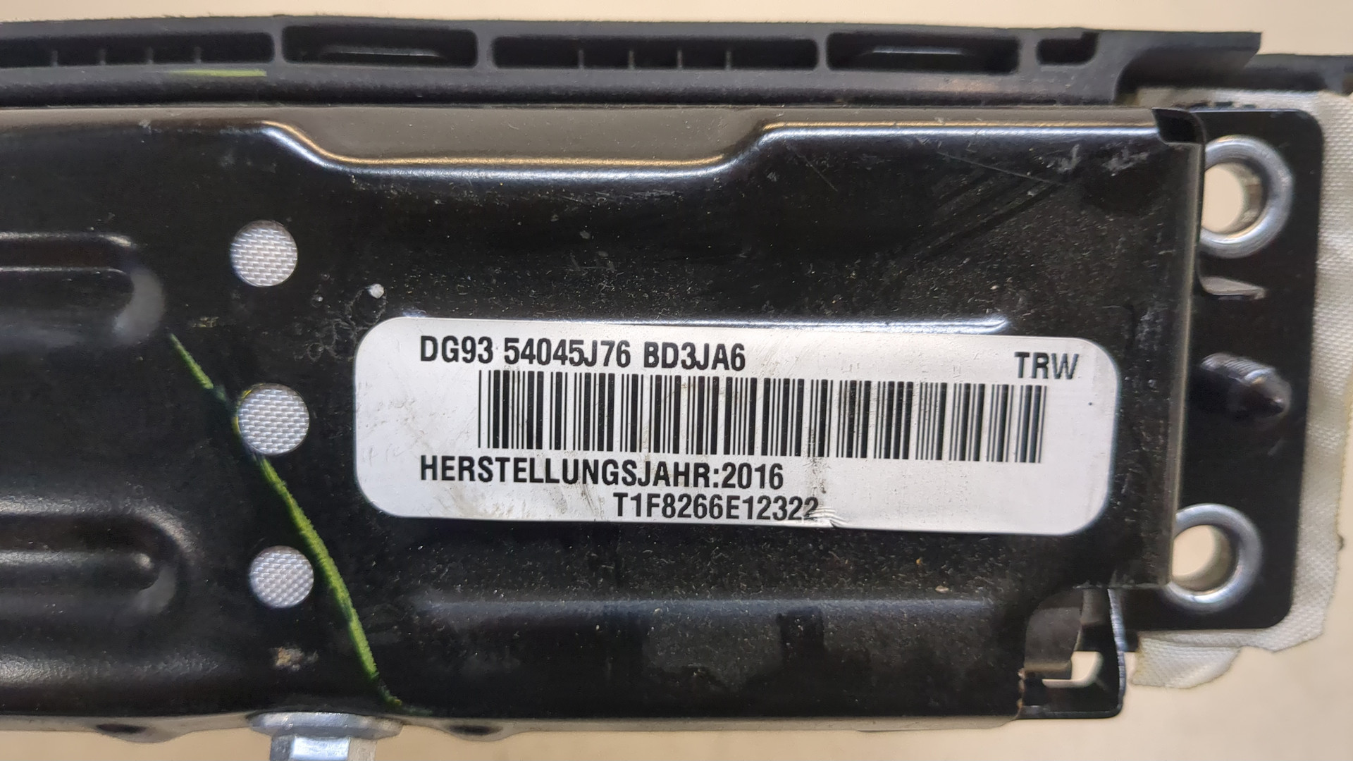 Подушка безопасности нижняя (для колен)