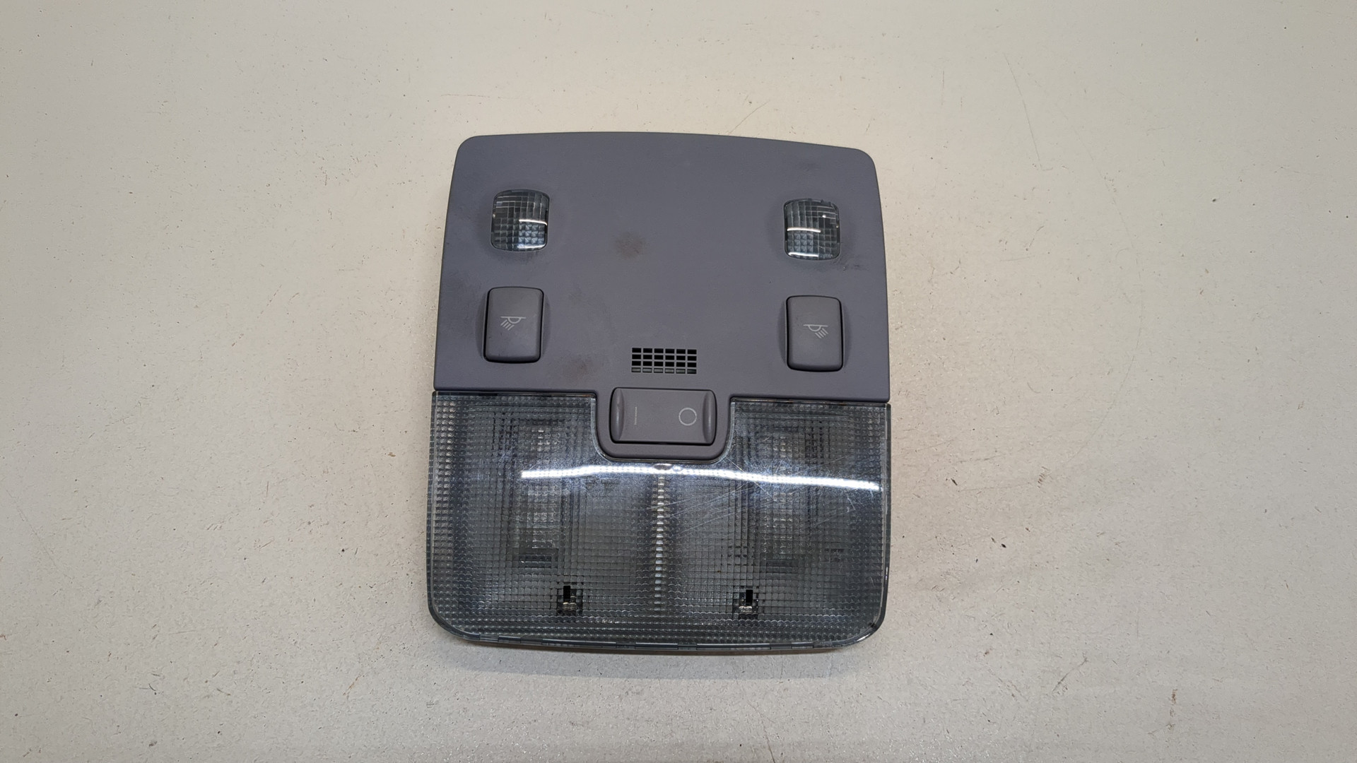 Плафон салонный