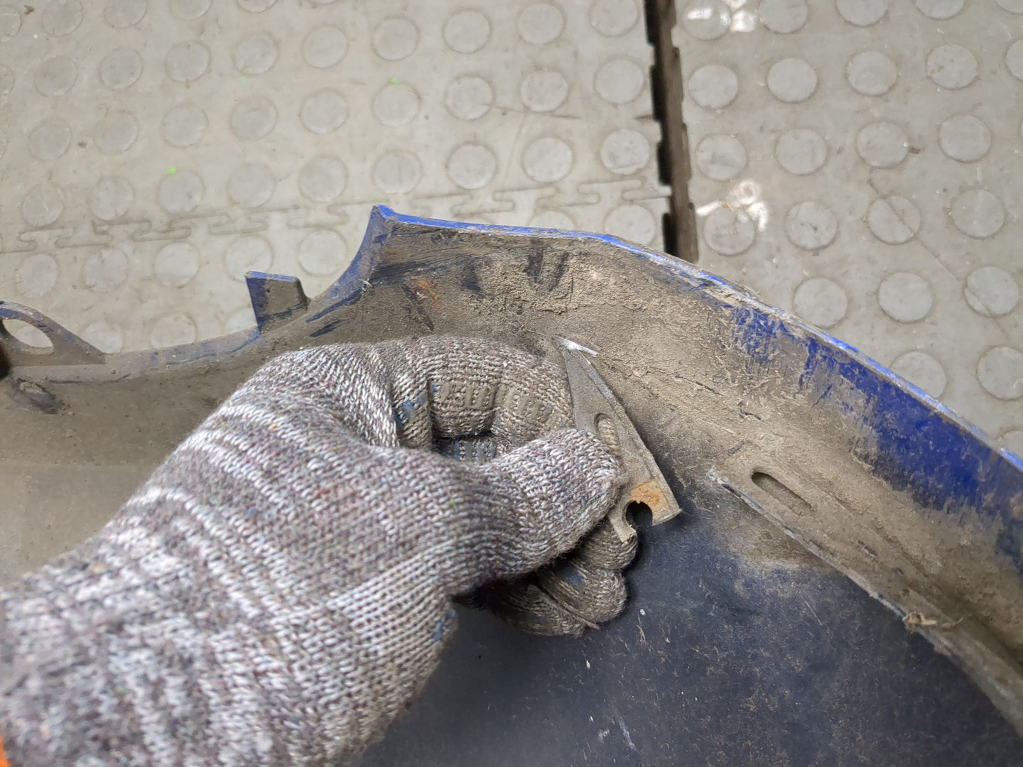 Бампер задний