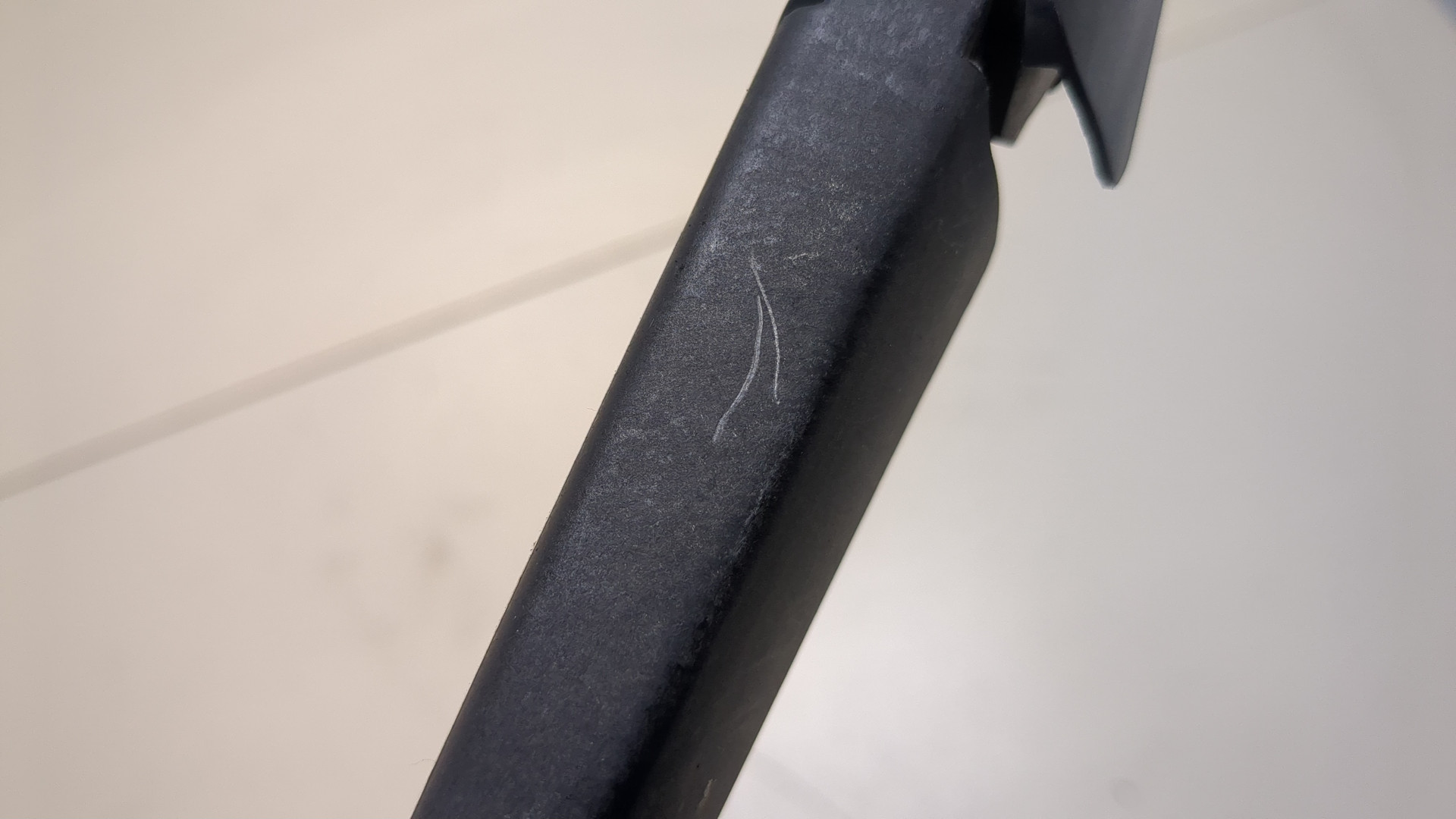 Поводок стеклоочистителя заднего