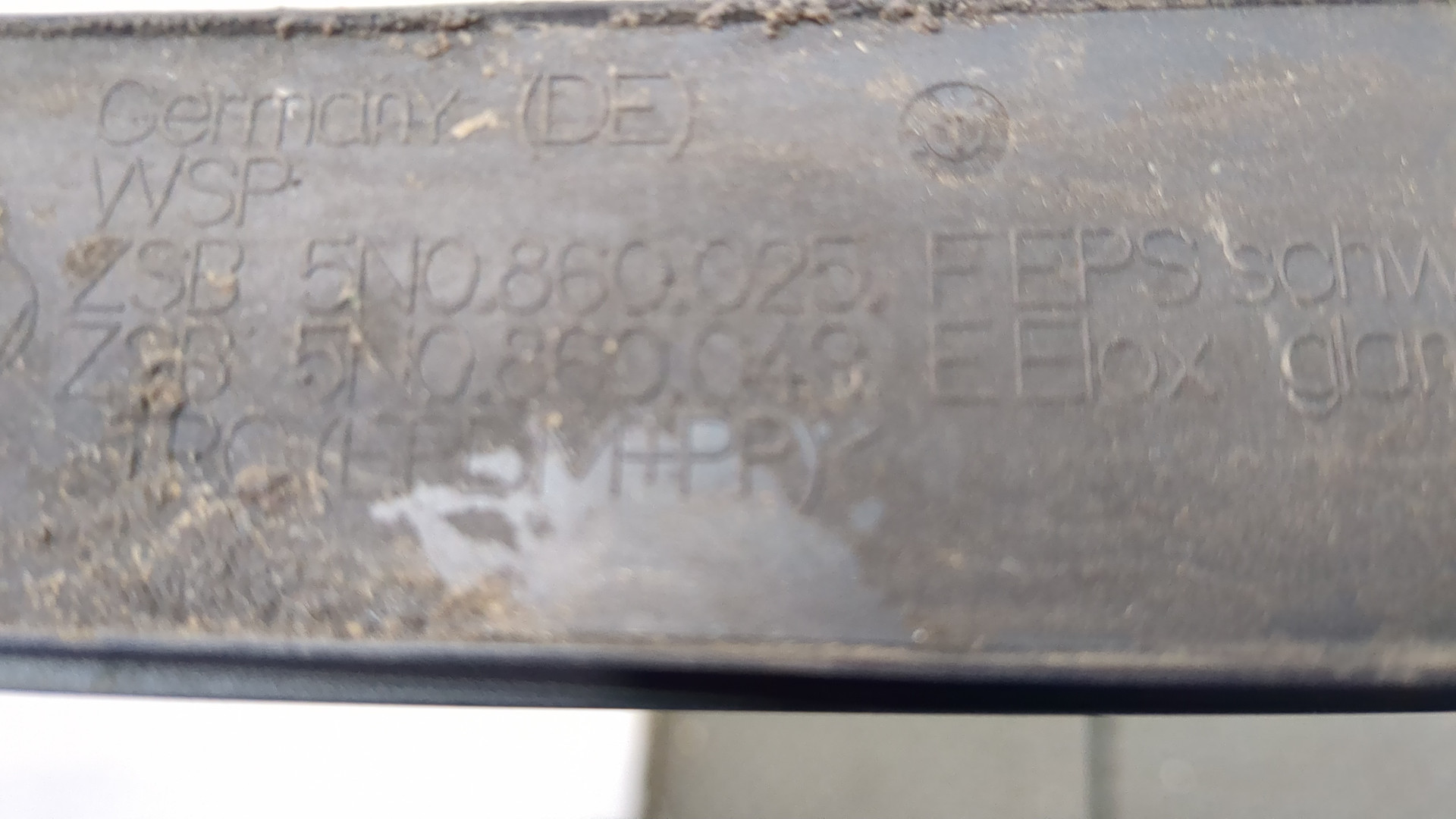 Рейлинг (релинг) левый (планка на крышу)