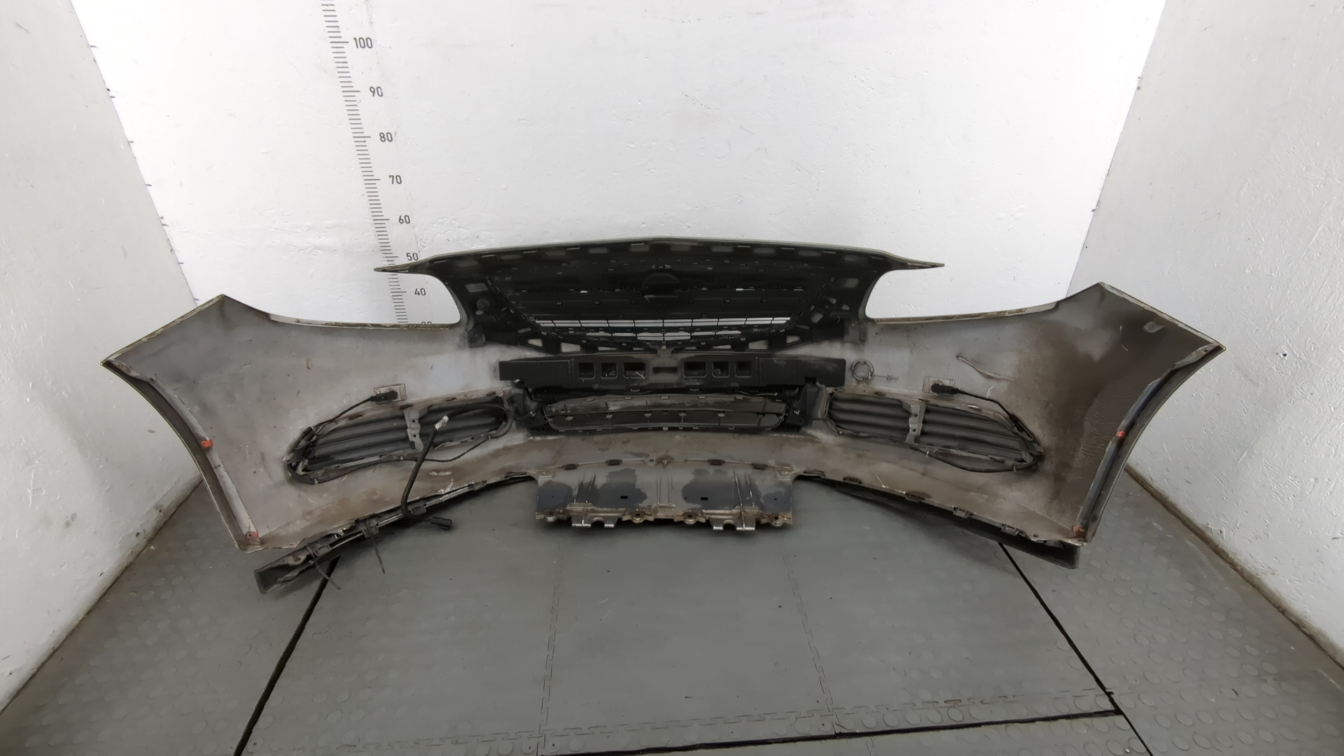 Бампер передний