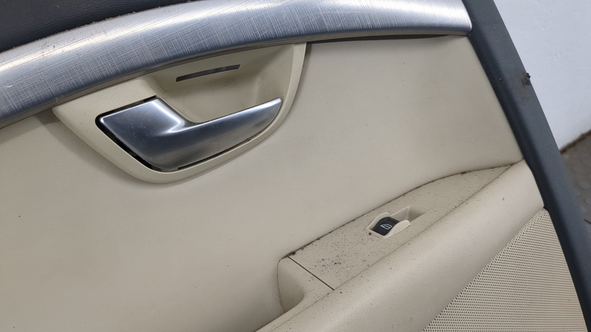 Дверь задняя левая