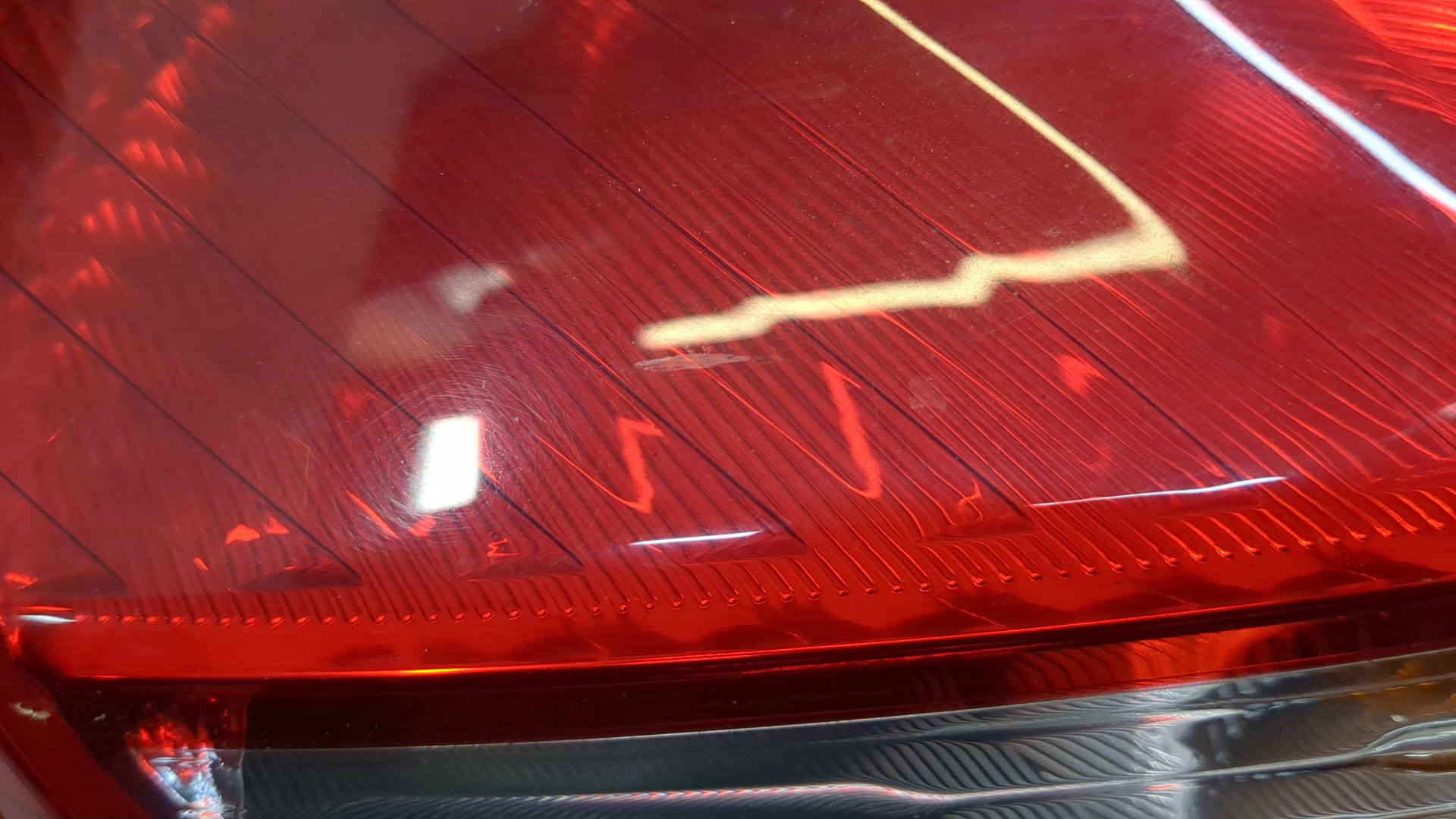 Фонарь задний левый