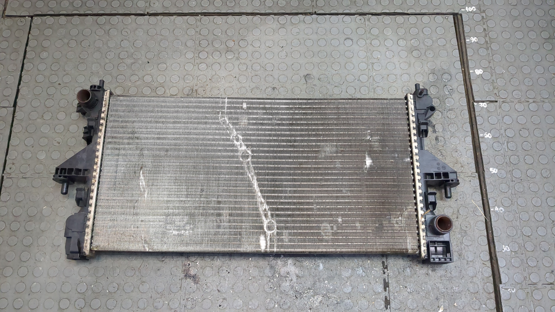 Радиатор охлаждения двигателя основной